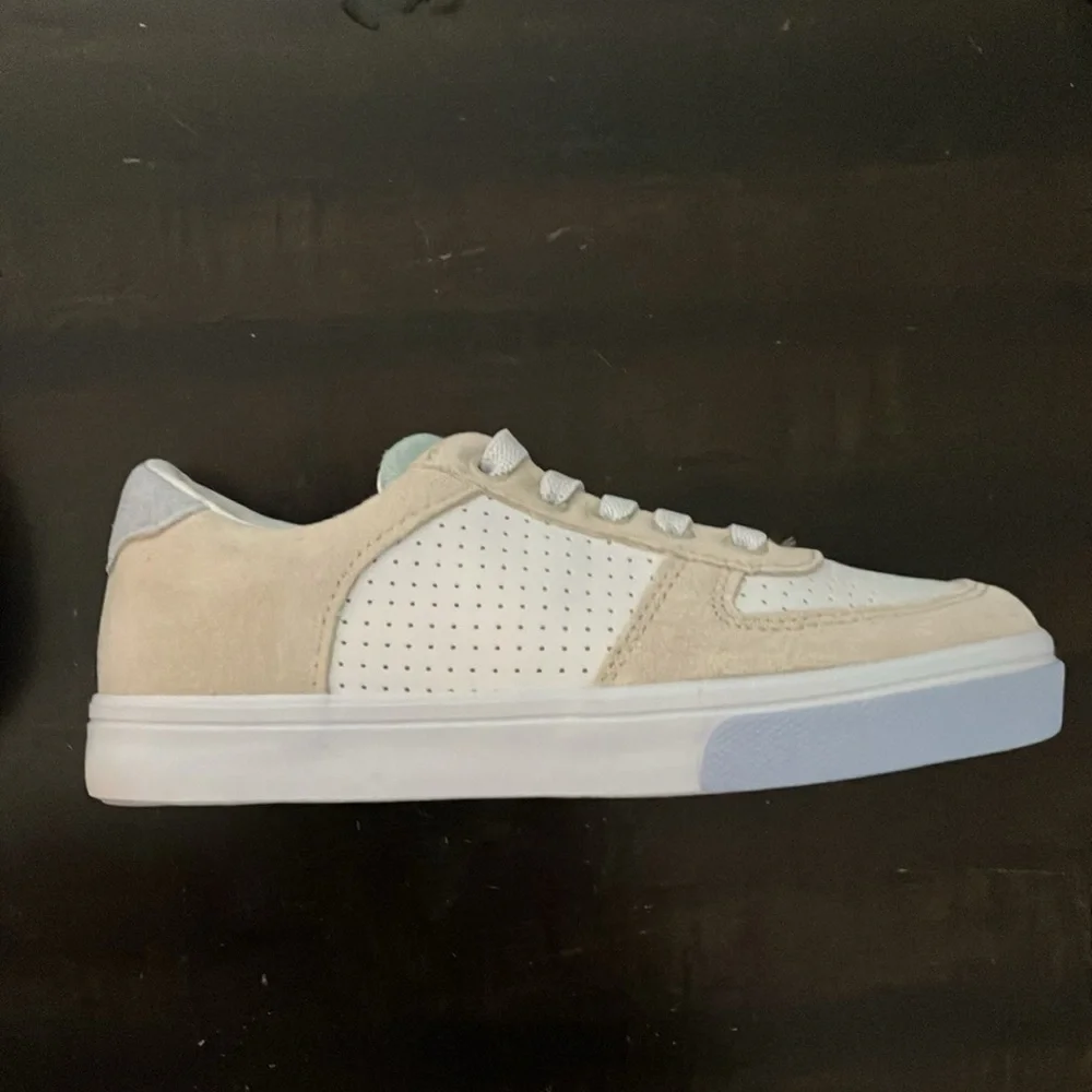 NWT (taken off for pictures) COLORBLOCKED SNEAKER by Janie & Jack